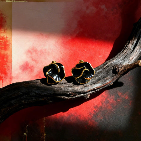 Clous d’Oreilles Pétale Noir